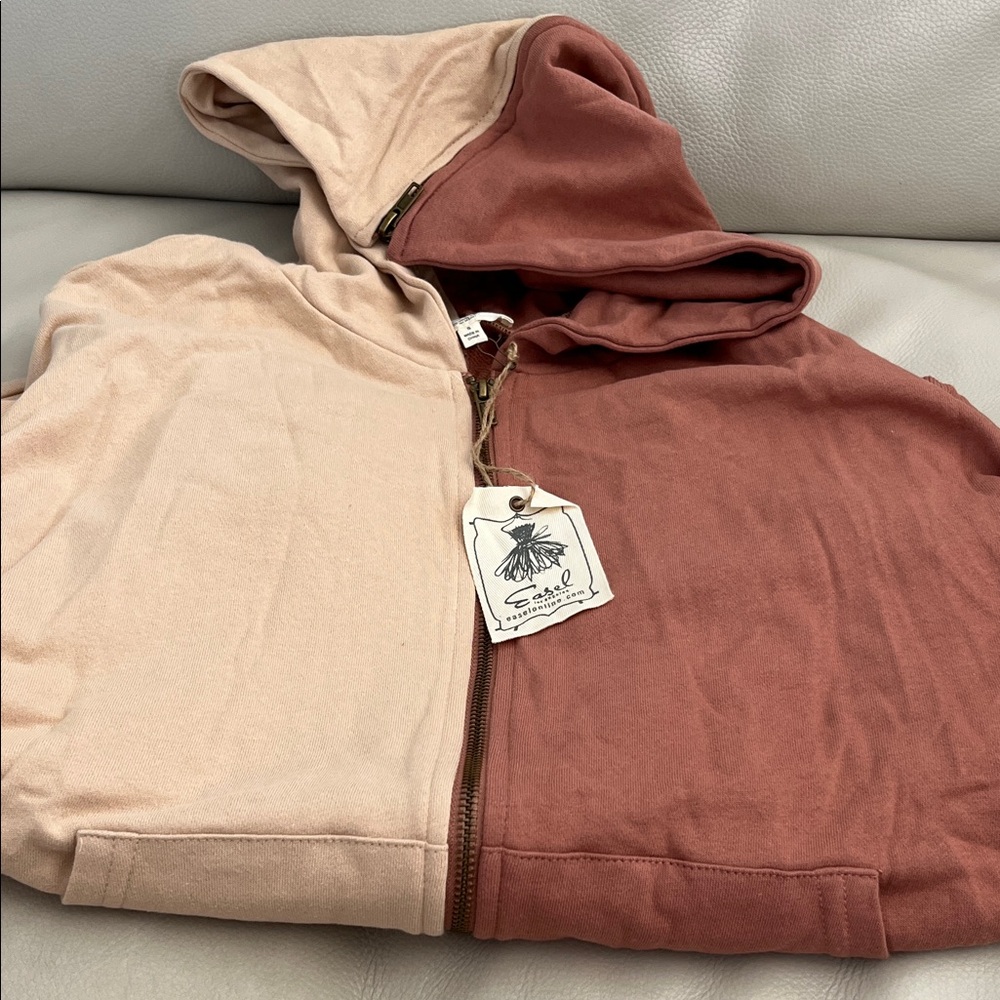 Easel Two-Tone Cotton Zip Hoodie in Cream and Blush